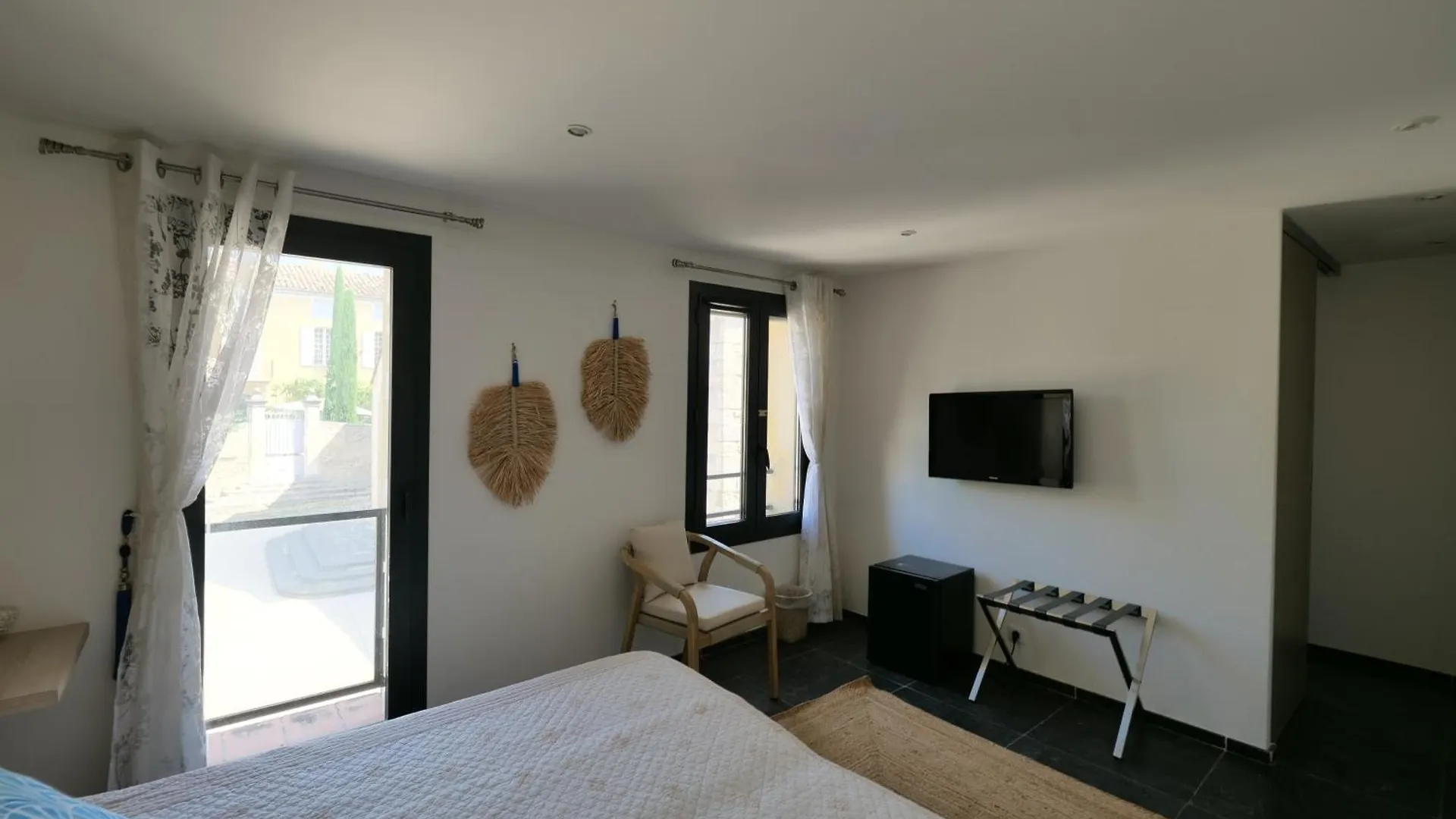Chambres Du Vieux Bistrot Cabrieres-d'Avignon France
