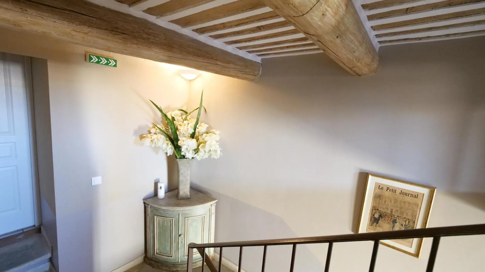 Chambres Du Vieux Bistrot Cabrieres-d'Avignon Homestay
