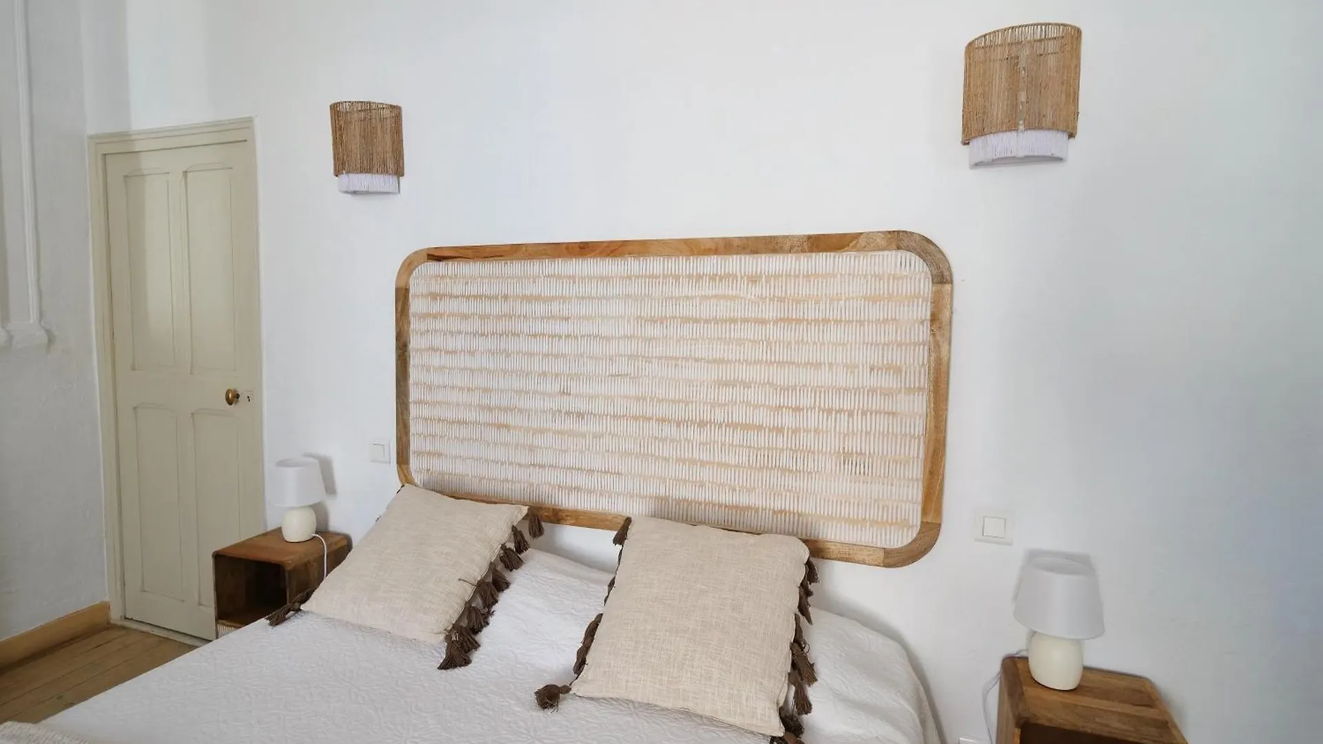 Homestay Chambres Du Vieux Bistrot Cabrieres-d'Avignon