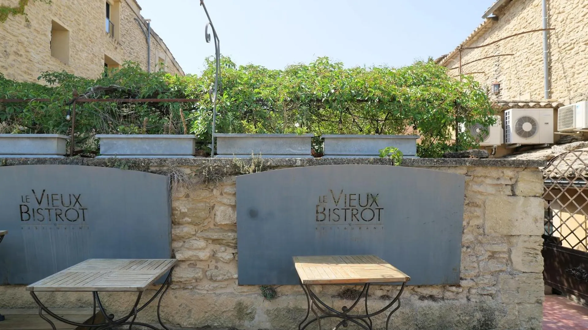 Chambres Du Vieux Bistrot Cabrieres-d'Avignon Homestay
